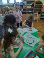 Крестики-нолики: обучение мастерству вышивания в детском саду! Крестики-нолики: обучение мастерству вышивания в детском саду!.