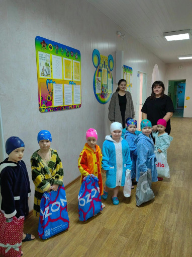 Первые занятия в бассейне детского сада! Первые занятия в бассейне детского сада!.