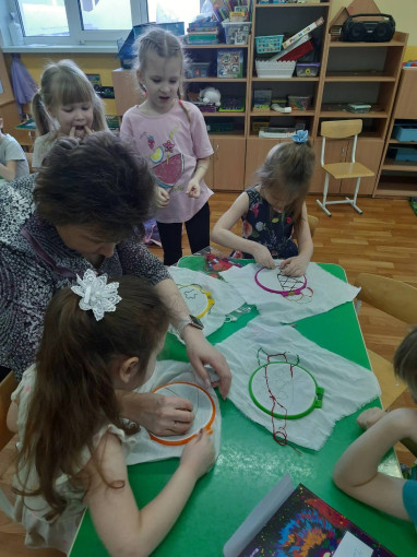 Крестики-нолики: обучение мастерству вышивания в детском саду! Крестики-нолики: обучение мастерству вышивания в детском саду!.